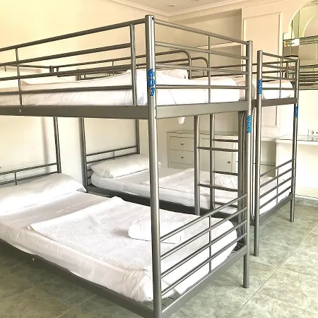 Somo Surfskate Bed & Breakfast *