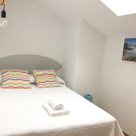 Somo Surfskate Bed & Breakfast Castañedo